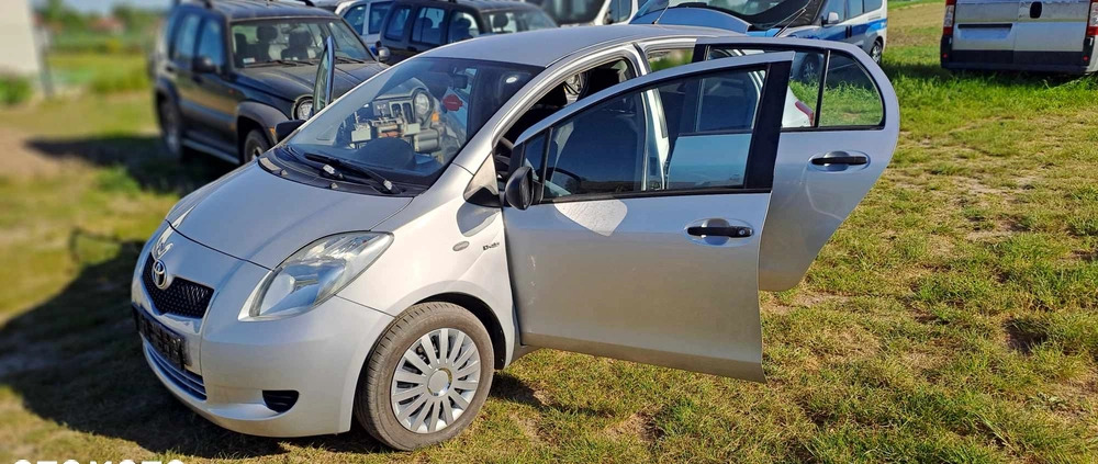Toyota Yaris cena 9800 przebieg: 209000, rok produkcji 2007 z Gniezno małe 92